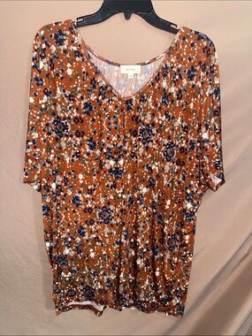 NWOT BE Stage Women’s 1X Rust Speckled V-Neck Tee with Navy Olive and White Dots